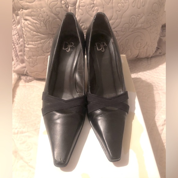 Donald J. Pliner Shoes - Donald j. pliner lanse black pumps heels size 8
